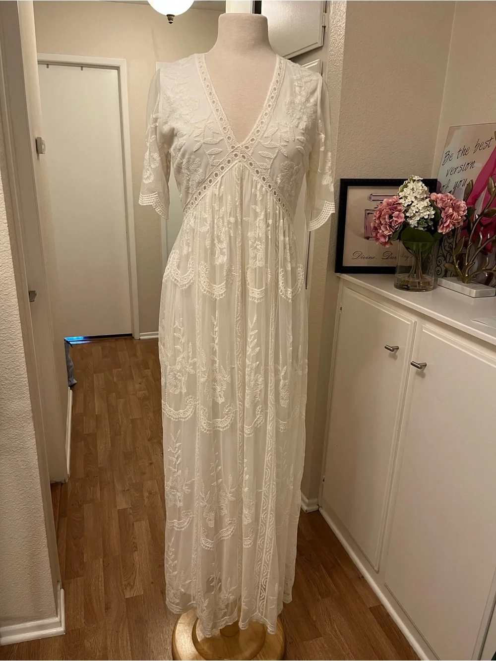 Pink Blush Ivory Lace V‑Neck Maxi Dress - Size M - Picture 3 of 9